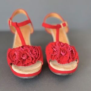 Chie Mihara hot Snow-White and Rose-Red situation.